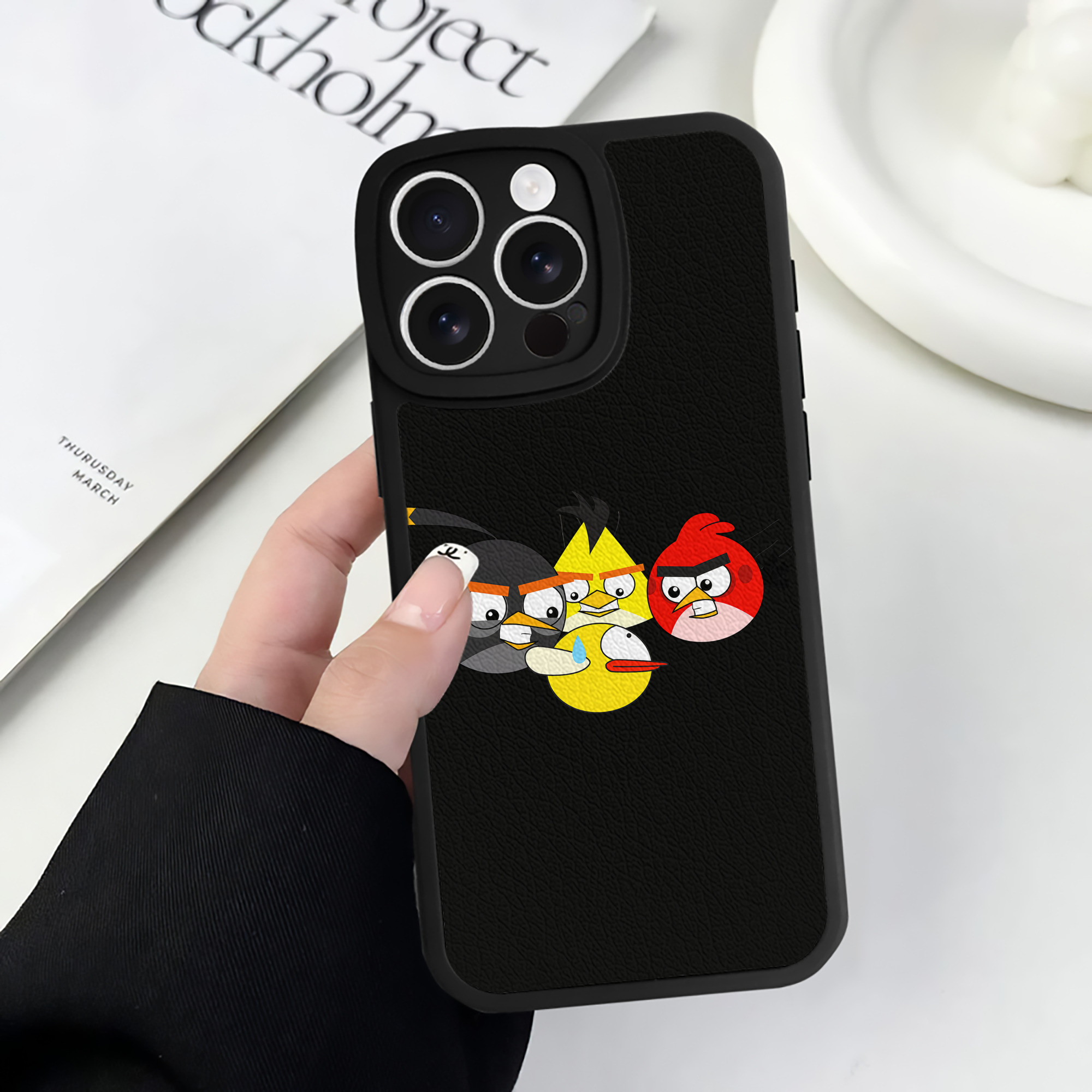 （画像用） Angry Birds アングリーバード 【iPhone 16シリーズ対応】シリコンスマホケース（レザー調） 材質：シリコン